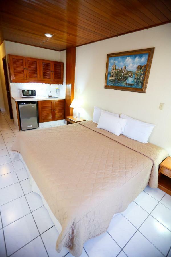 Hotel Mansion Teodolinda Managua Exterior photo